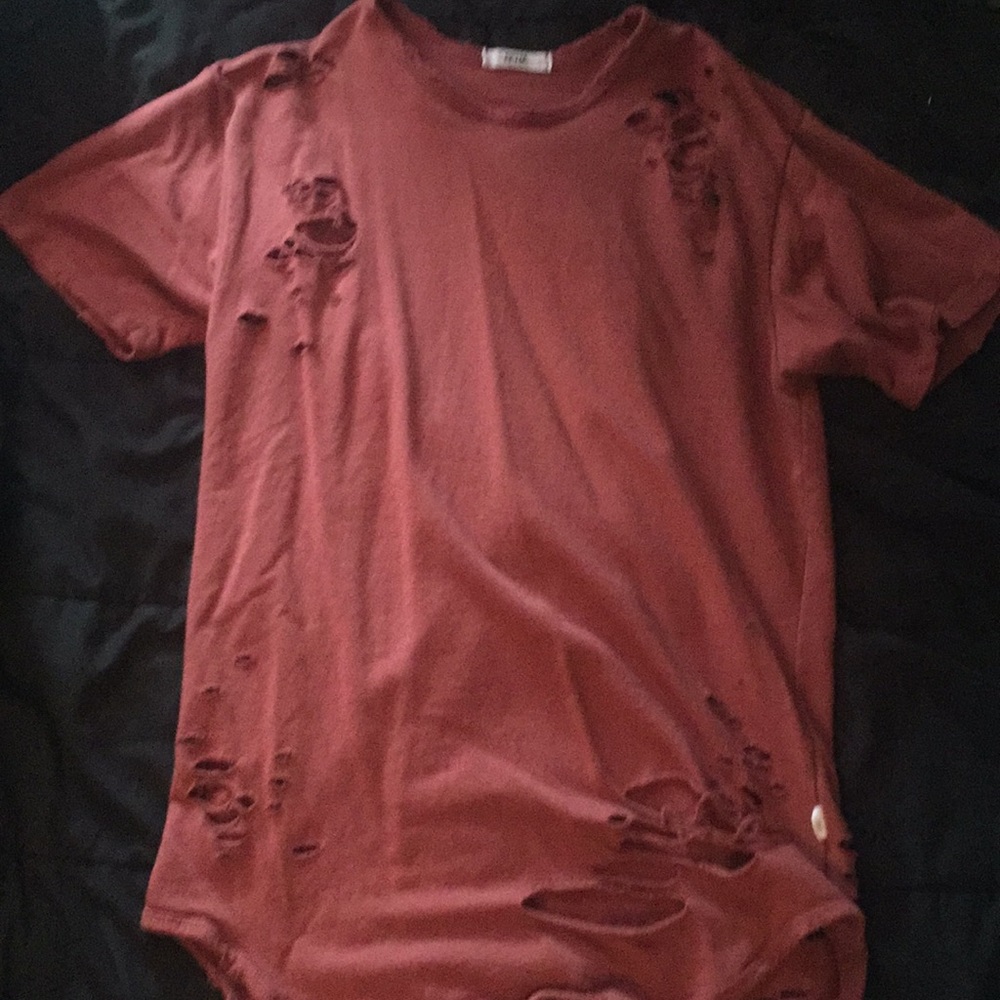 Men’s Distressed Scallop Cut Tee by EPTM (F21)